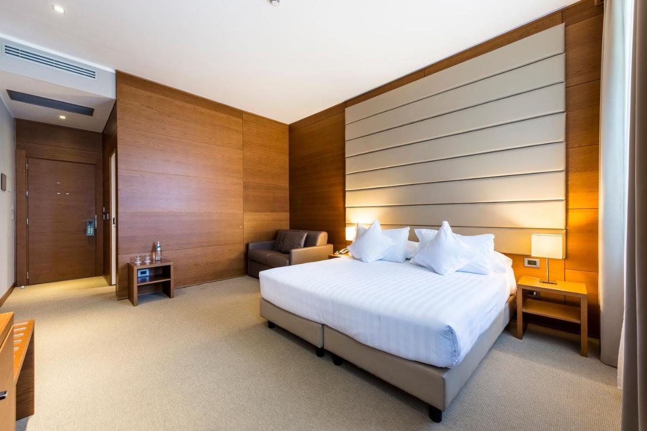 Occidental Aurelia Hotel Rome Bagian luar foto