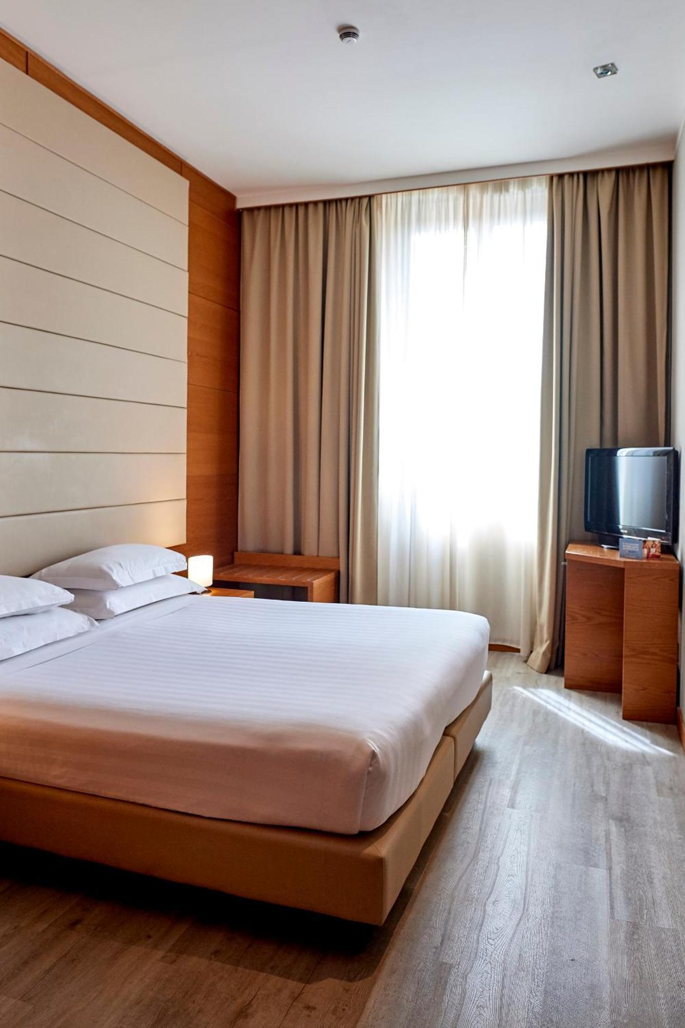Occidental Aurelia Hotel Rome Bagian luar foto